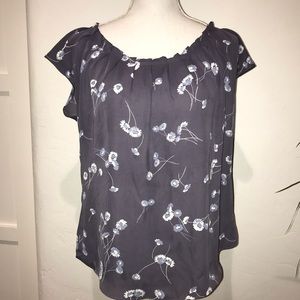 📂Lauren Conrad Top Grey/Blue Floral M